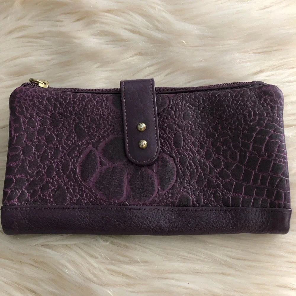 Great American Leather Works purple embossed leather wallet clutch purse - Picture 1 of 11